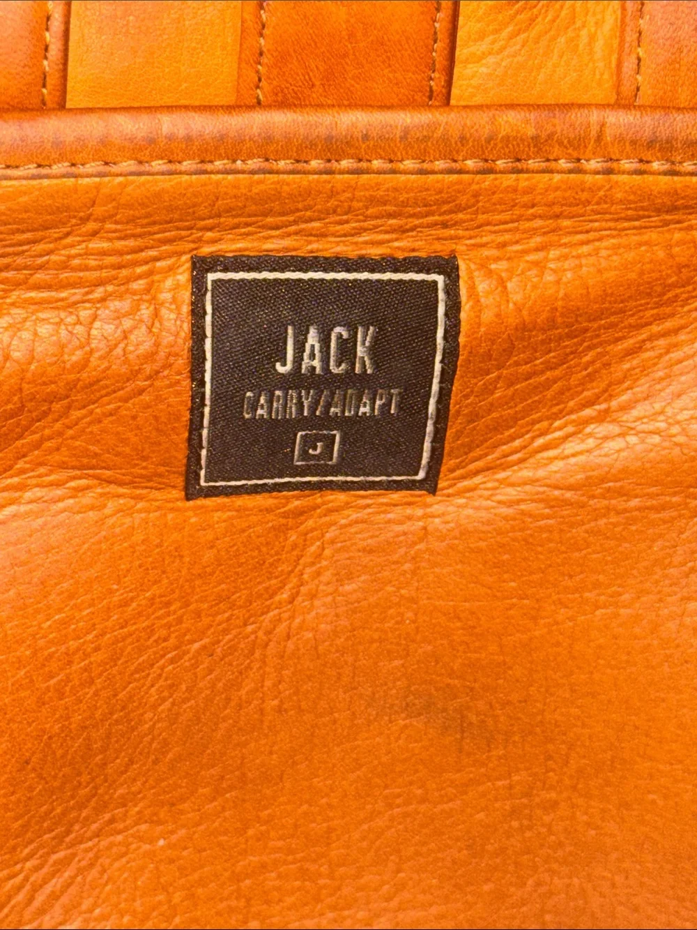 Jack by Jill.e Designs Hudson All Leather Camera Bag In good condition.